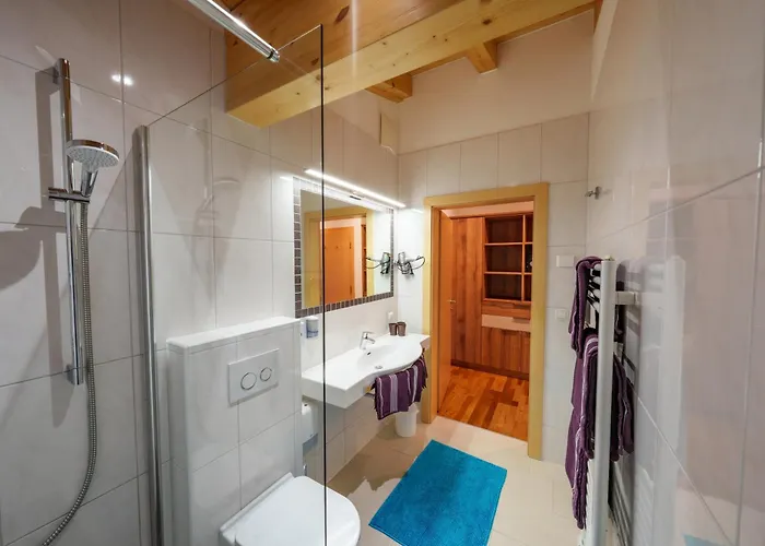 Egger Appartement Tux